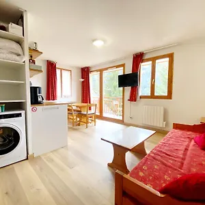 https://appartement-ski-pied-de-pistes-valfrejus.hotels-rhonealpes.com
