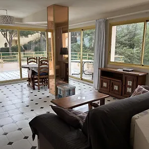 https://precioso-apartamento-en-sagaro-con-fantasticas-vistas-al-mar.catalonia-hotels.com