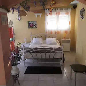 https://villas-en-chanay-2.hotels-rhonealpes.com